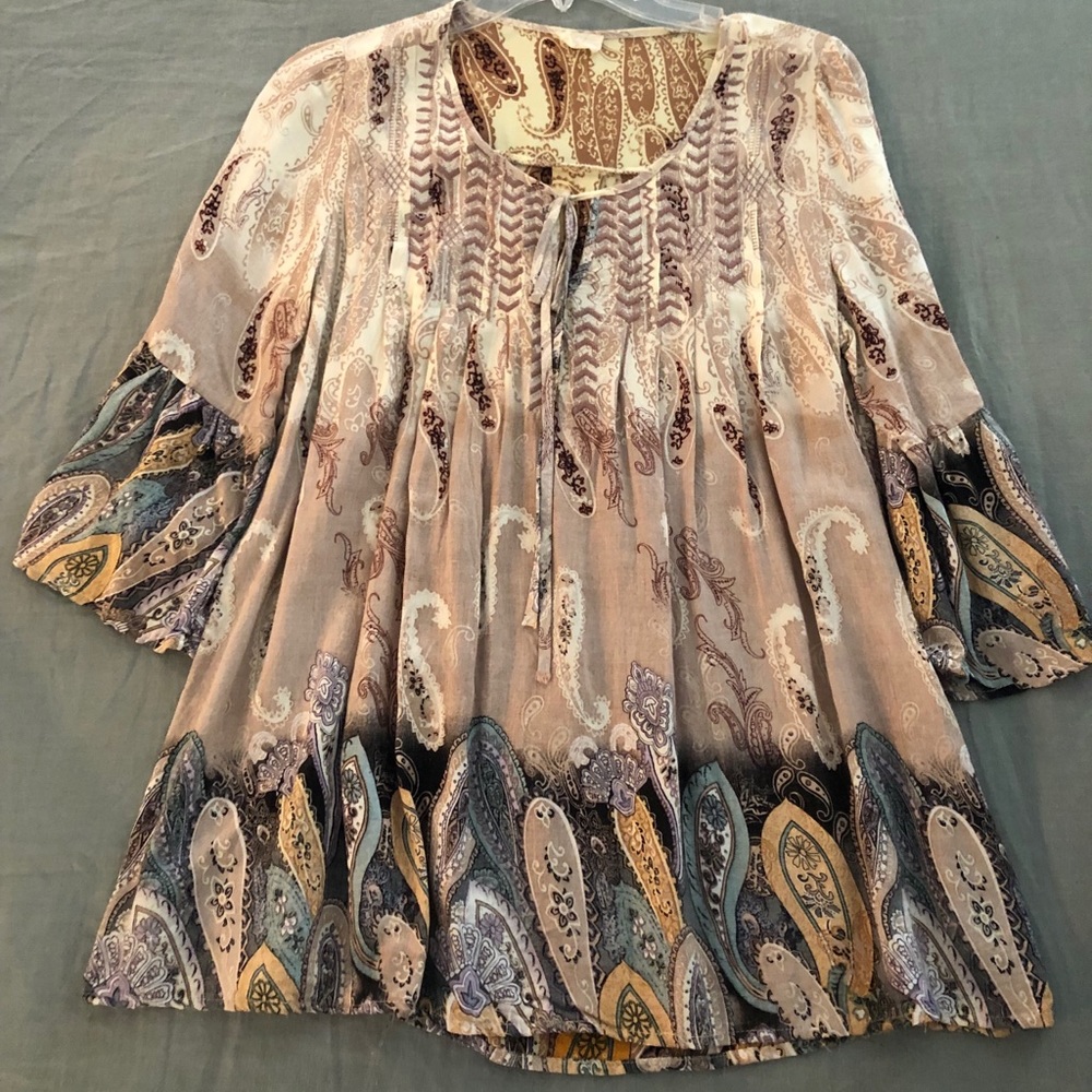 Mid sleeve summer top